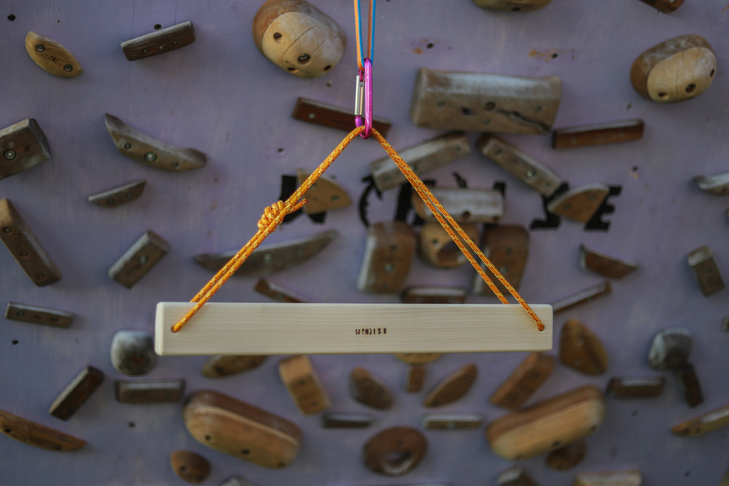 WHISE Trave-ler – portable warm-up hangboard